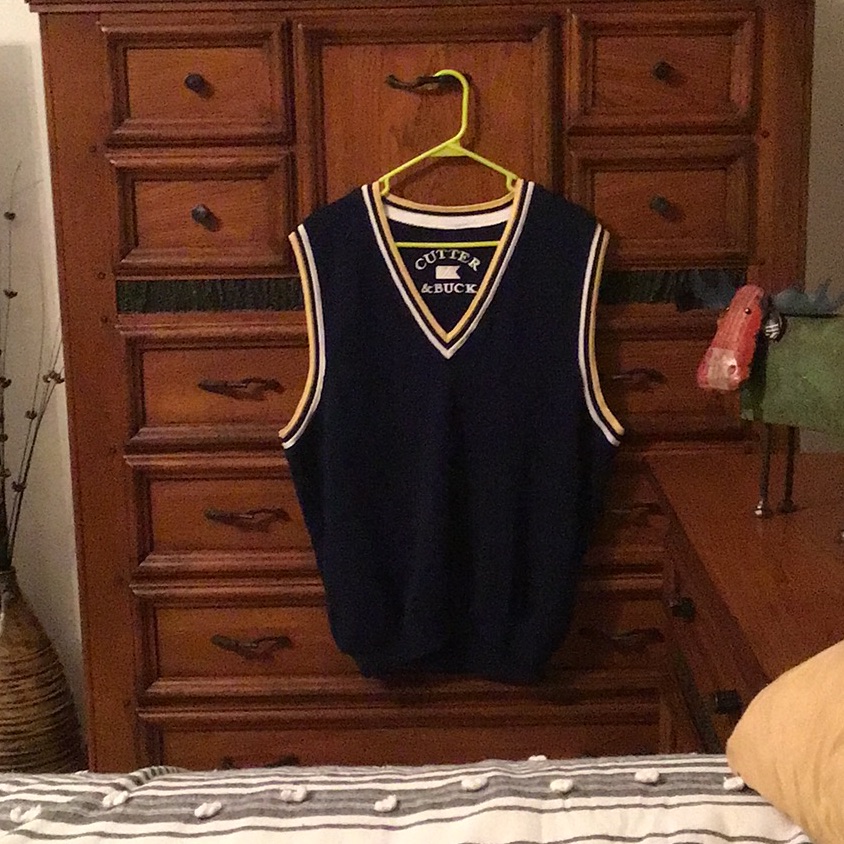 Cutter And Buck Size Medium Men’s Vest, New.